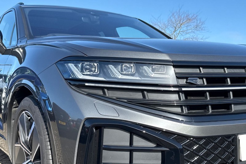 2025 (75) VOLKSWAGEN TOUAREG 3.0 V6 TDI 4Motion 286 Black Edition 5dr Tip Auto 5282344