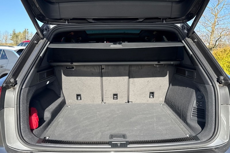 2025 (75) VOLKSWAGEN TOUAREG 3.0 V6 TDI 4Motion 286 Black Edition 5dr Tip Auto 5282342