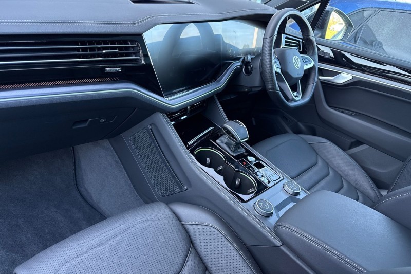 2025 (75) VOLKSWAGEN TOUAREG 3.0 V6 TDI 4Motion 286 Black Edition 5dr Tip Auto 5282341