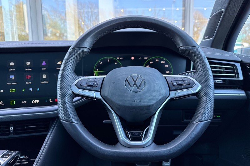 2025 (75) VOLKSWAGEN TOUAREG 3.0 V6 TDI 4Motion 286 Black Edition 5dr Tip Auto 5282328