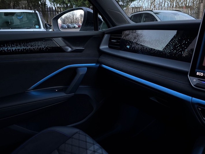 2025 (75) VOLKSWAGEN TAYRON 1.5 TSI eHybrid 272 R-Line Edition 5dr DSG6 4900863