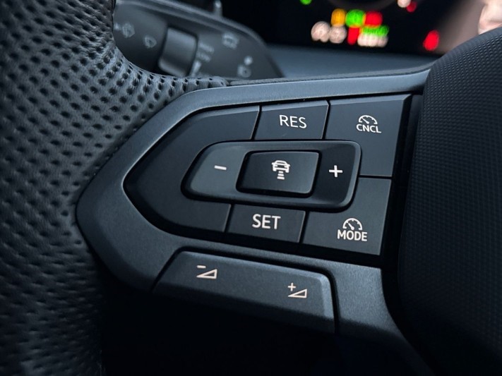 2025 (75) VOLKSWAGEN TAYRON 1.5 TSI eHybrid 272 R-Line Edition 5dr DSG6 4900837