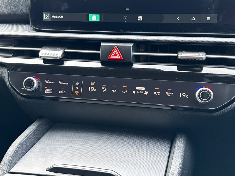 2025 (75) KIA SPORTAGE 1.6T GDi HEV Pure 5dr Auto 4903936