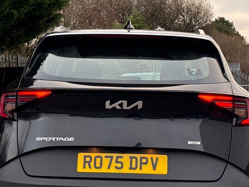 2025 (75) KIA SPORTAGE 1.6T GDi HEV Pure 5dr Auto 4903949