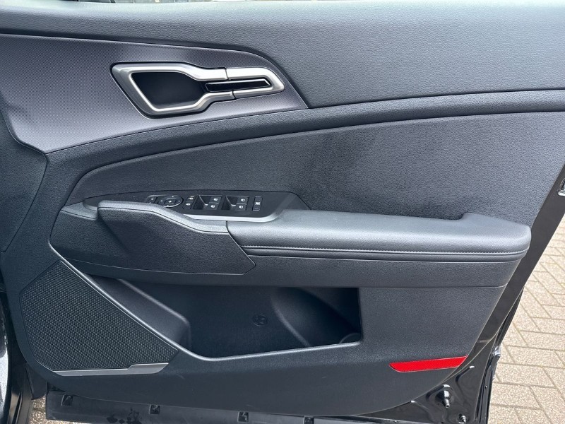 2025 (75) KIA SPORTAGE 1.6T GDi HEV Pure 5dr Auto 4903922