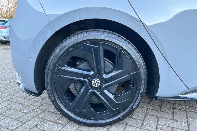 2025 (25) VOLKSWAGEN ID.3 240kW GTX Performance 79kWh 5dr Auto 4920021