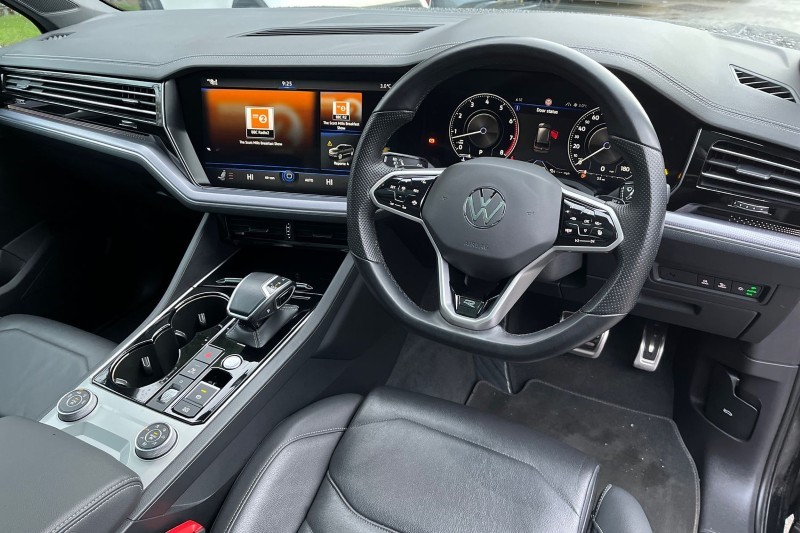 2022 (22) VOLKSWAGEN TOUAREG 3.0 V6 TSI 4Motion Black Edition 5dr Tip Auto 4921807