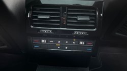 2022 (22) VOLKSWAGEN TOUAREG 3.0 V6 TSI 4Motion Black Edition 5dr Tip Auto 4921840