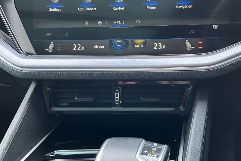 2022 (22) VOLKSWAGEN TOUAREG 3.0 V6 TSI 4Motion Black Edition 5dr Tip Auto 4921823