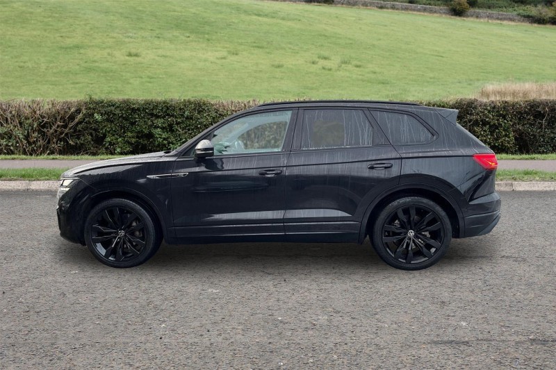 2022 (22) VOLKSWAGEN TOUAREG 3.0 V6 TSI 4Motion Black Edition 5dr Tip Auto 4921801