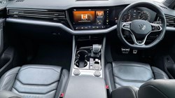 2022 (22) VOLKSWAGEN TOUAREG 3.0 V6 TSI 4Motion Black Edition 5dr Tip Auto 4921805