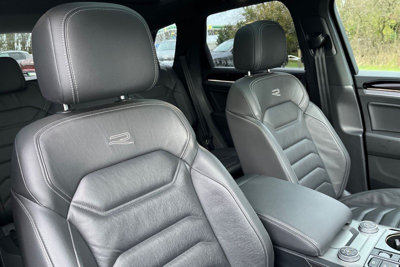 2022 (22) VOLKSWAGEN TOUAREG 3.0 V6 TSI 4Motion Black Edition 5dr Tip Auto 4921813