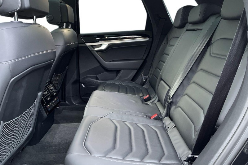 2022 (22) VOLKSWAGEN TOUAREG 3.0 V6 TSI 4Motion Black Edition 5dr Tip Auto 4921800