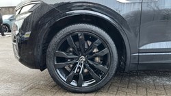 2022 (22) VOLKSWAGEN TOUAREG 3.0 V6 TSI 4Motion Black Edition 5dr Tip Auto 4921804