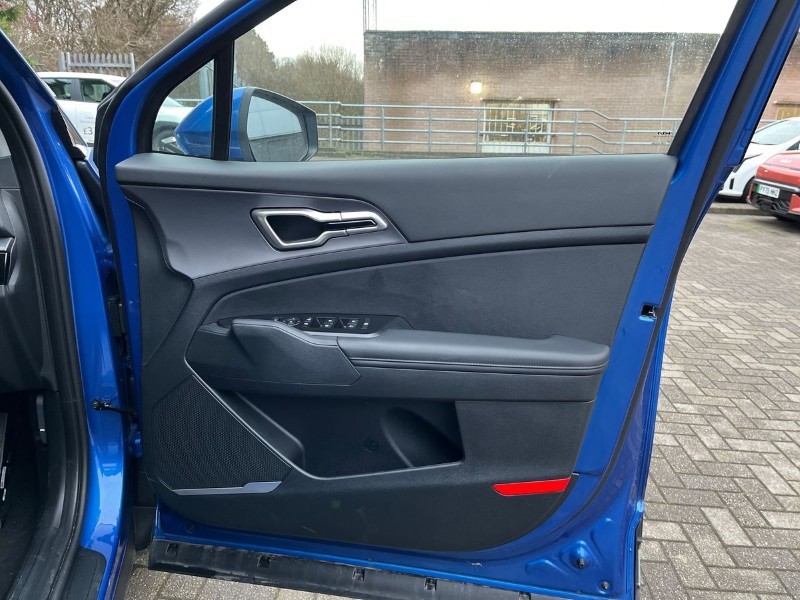 2025 (75) KIA SPORTAGE 1.6T GDi HEV Pure 5dr Auto 4905009