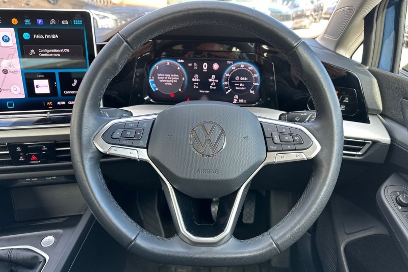 2025 (25) VOLKSWAGEN GOLF 2.0 TDI Life 5dr 5146463