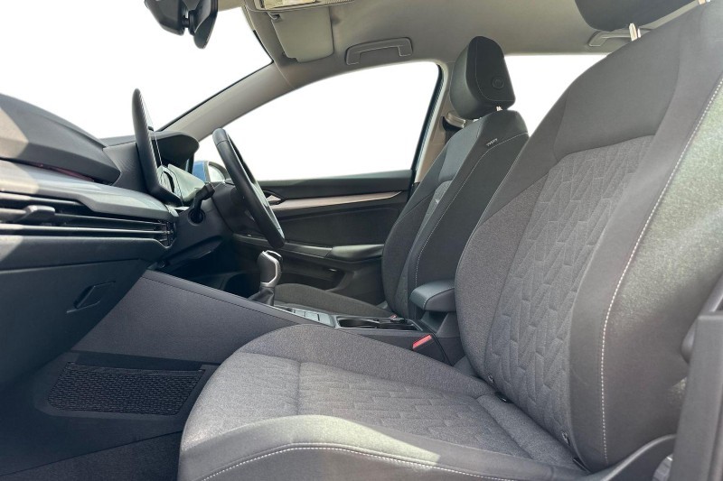 2025 (25) VOLKSWAGEN GOLF 2.0 TDI Life 5dr 5146449