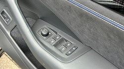 2025 (75) VOLKSWAGEN PASSAT 1.5 eTSI R-Line 5dr DSG 5423045
