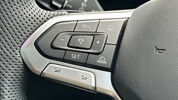 2025 (75) VOLKSWAGEN PASSAT 1.5 eTSI R-Line 5dr DSG 5423050