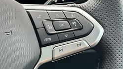 2025 (75) VOLKSWAGEN PASSAT 1.5 eTSI R-Line 5dr DSG 5423051
