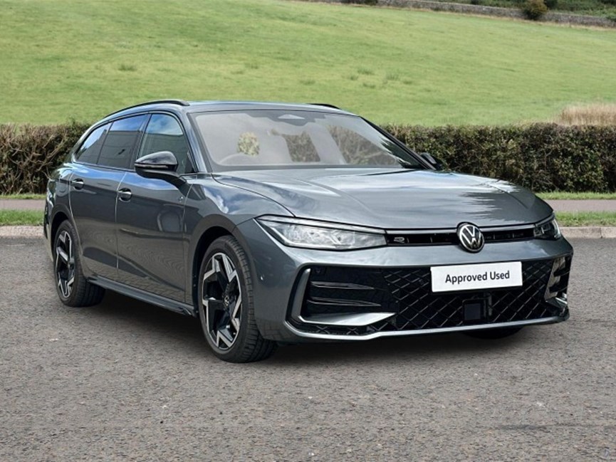 2025 (75) VOLKSWAGEN PASSAT 1.5 eTSI R-Line 5dr DSG