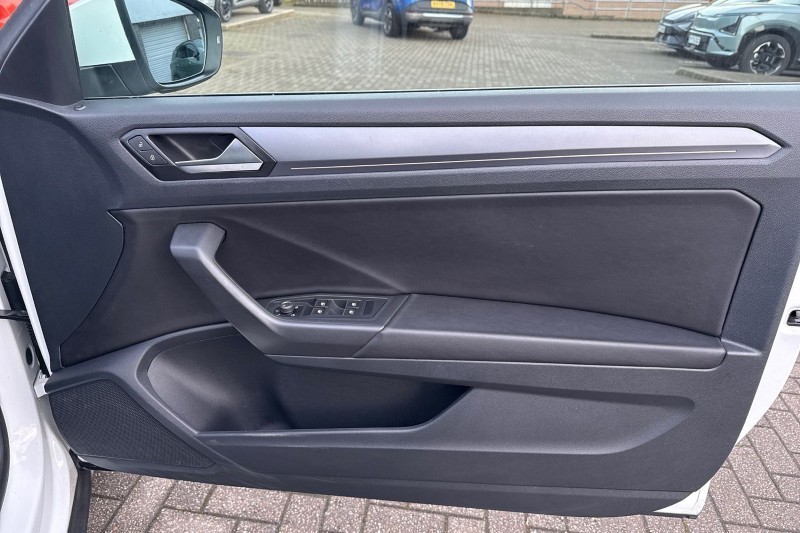 2022 (22) VOLKSWAGEN T-ROC 1.5 TSI R-Line 2dr DSG 4929521