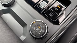 2025 (75) VOLKSWAGEN TOUAREG 3.0 V6 TDI 4Motion 286 Black Edition 5dr Tip Auto 4907833