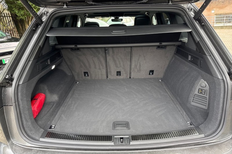 2025 (75) VOLKSWAGEN TOUAREG 3.0 V6 TDI 4Motion 286 Black Edition 5dr Tip Auto 4907823