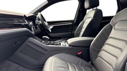 2025 (75) VOLKSWAGEN TOUAREG 3.0 V6 TDI 4Motion 286 Black Edition 5dr Tip Auto 4907791