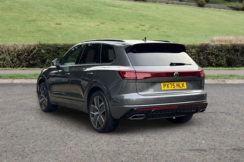 2025 (75) VOLKSWAGEN TOUAREG 3.0 V6 TDI 4Motion 286 Black Edition 5dr Tip Auto 4907790