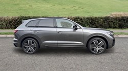 2025 (75) VOLKSWAGEN TOUAREG 3.0 V6 TDI 4Motion 286 Black Edition 5dr Tip Auto 4907793