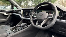 2025 (75) VOLKSWAGEN TOUAREG 3.0 V6 TDI 4Motion 286 Black Edition 5dr Tip Auto 4907799