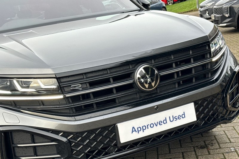 2025 (75) VOLKSWAGEN TOUAREG 3.0 V6 TDI 4Motion 286 Black Edition 5dr Tip Auto 4907828