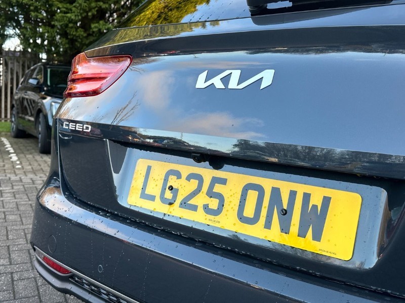 2025 (25) KIA CEED 1.5T GDi ISG 138 3 5dr DCT 4946855