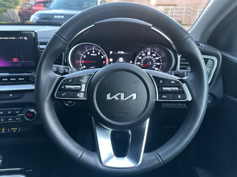 2025 (25) KIA CEED 1.5T GDi ISG 138 3 5dr DCT 4946831