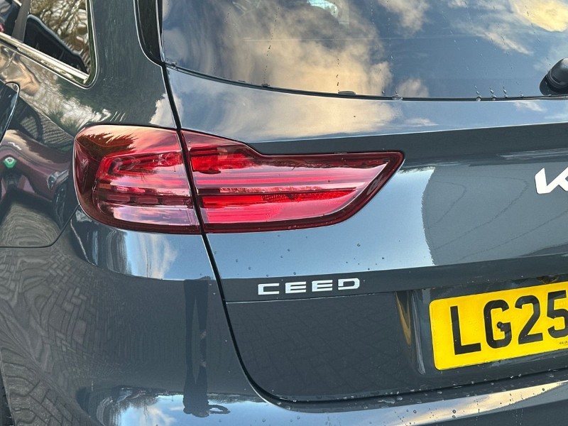 2025 (25) KIA CEED 1.5T GDi ISG 138 3 5dr DCT 4946853