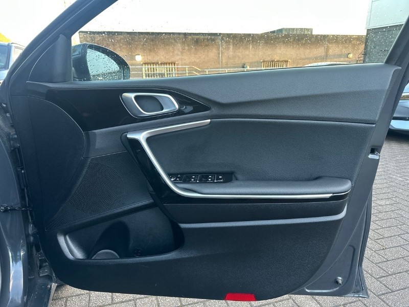 2025 (25) KIA CEED 1.5T GDi ISG 138 3 5dr DCT 4946825