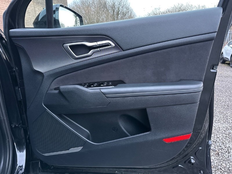 2023 (23) KIA SPORTAGE 1.6T GDi PHEV GT-Line 5dr Auto AWD 5036214