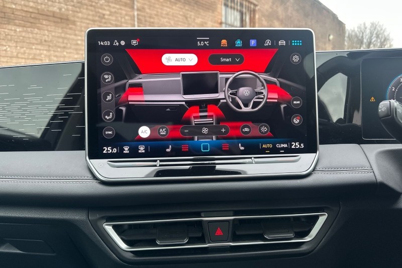 2024 (24) VOLKSWAGEN TIGUAN 1.5 eTSI 150 Elegance 5dr DSG 4989690