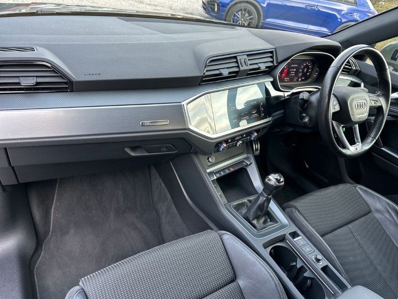 2020 (70) AUDI Q3 35 TFSI S Line 5dr 5015037