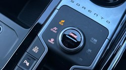 2024 (24) KIA SORENTO 1.6 T-GDi PHEV 4 5dr Auto 4998811