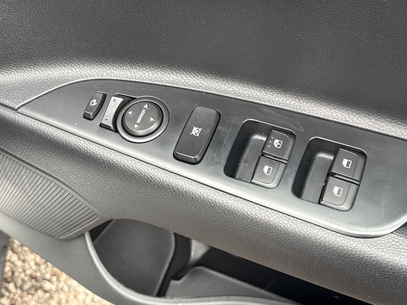 2020 (70) KIA STONIC 1.0T GDi 99 2 5dr 5021292