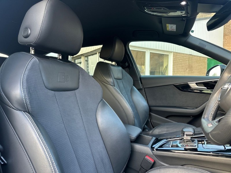 2021 (71) AUDI A4 35 TFSI Black Edition 5dr S Tronic 5012877