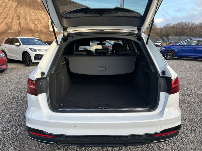 2021 (71) AUDI A4 35 TFSI Black Edition 5dr S Tronic 5012895