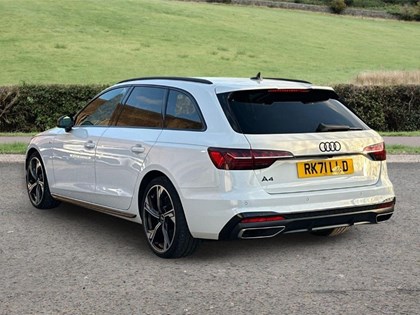 2021 (71) AUDI A4 35 TFSI Black Edition 5dr S Tronic