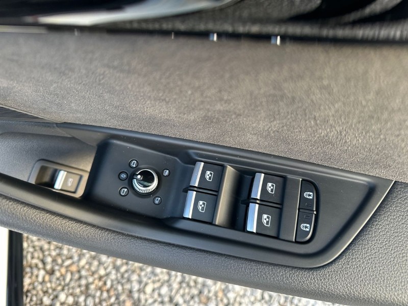 2021 (71) AUDI A4 35 TFSI Black Edition 5dr S Tronic 5012874