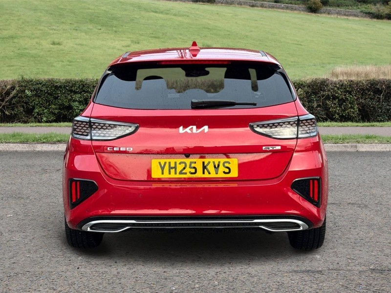 2025 (25) KIA CEED 1.5T GDi ISG 138 GT-Line 5dr DCT 5038595