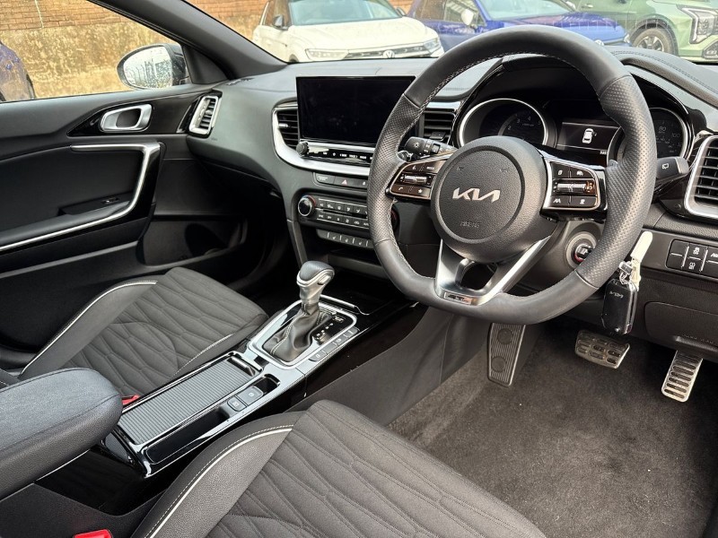 2025 (25) KIA CEED 1.5T GDi ISG 138 GT-Line 5dr DCT 5038599