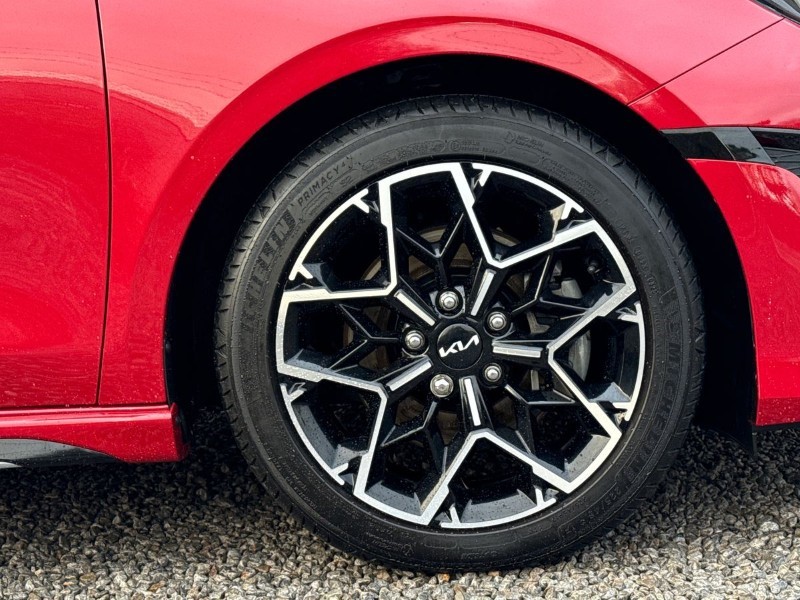 2025 (25) KIA CEED 1.5T GDi ISG 138 GT-Line 5dr DCT 5038597