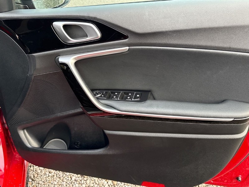 2025 (25) KIA CEED 1.5T GDi ISG 138 GT-Line 5dr DCT 5038600